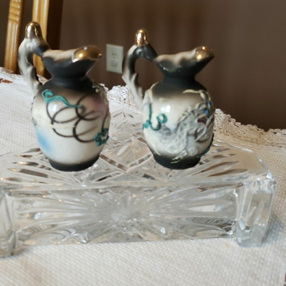 Vintage DRAGONWARE Salt & Pepper Shakers